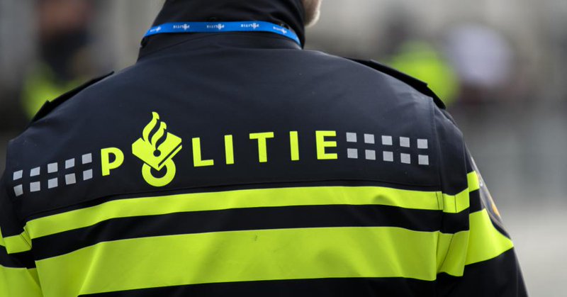 Politie treft zwaar vuurwerk aan in woning