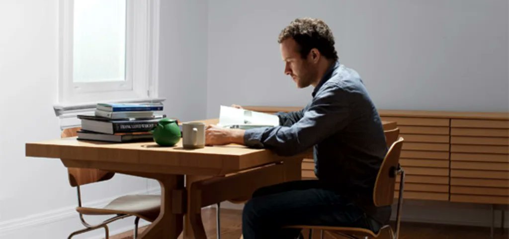 agileoffice's tweet card. Jason Fried hates lame meetings, tech companies that don't generate revenue, and companies that treat their employees like children. A peek inside his typical workday.
