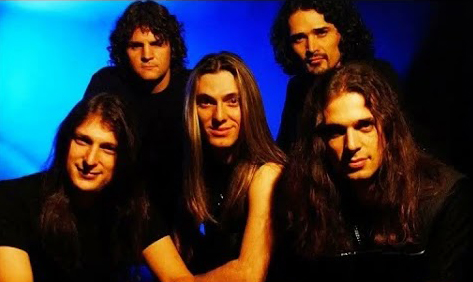 mikio_cse's tweet card. ブラジルのメタルバンドANGRAは8月に活動を休止したが早くも復活公演発表。2026年4月にサンパウロで開催されるフェスにて『Rebirth』期メンバーによるリユニオン公演を行うと発表。キコ・ルーレイロ 、エドゥ・ファラスキ、アキレス・プリースター復帰　