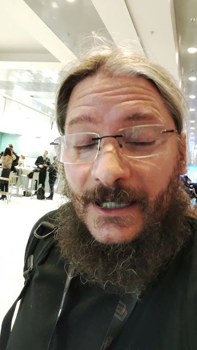 nevercodealone's tweet card. Fairphone 5 Premiere: Nervöser AI Speaker auf den code.talks Live...