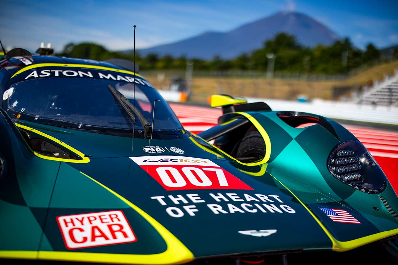 AUTOSPORT_web's tweet card. 　ハリー・ティンクネルは、アストンマーティン・ヴァルキリーが世界のスポーツカーレースに参戦し、予想を上回る好成績を収めた初年度を受け、アストンマーティン・レーシ