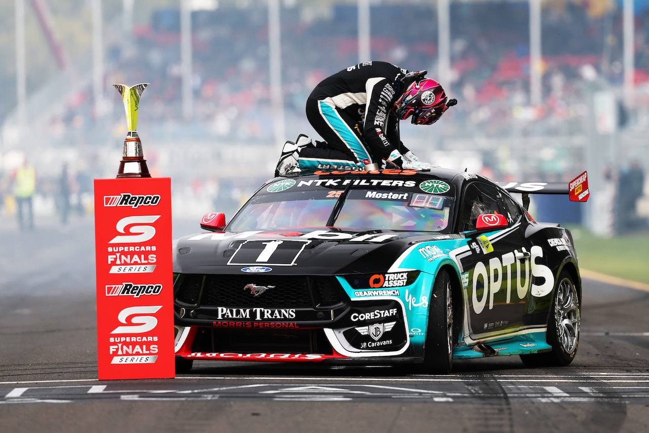 AUTOSPORT_web's tweet card. 　豪州最高峰RSCレプコ・スーパーカー・チャンピオンシップの最終決戦『Adelaide Grand