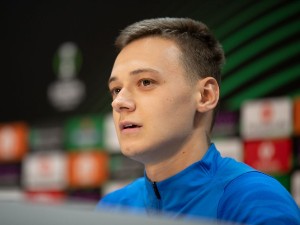 DniproFC's tweet card. И не только они.