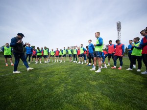 DniproFC's tweet card. Выезд в Ужгород