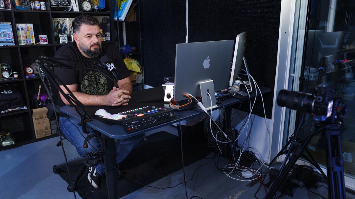 GustavoArellano's tweet card. “Daily Memo” has become the diary Los Angeles never asked for but which is now indispensable, documenting in real time one of the most terrifying chapters in the region's history.