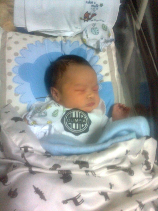 jorgelin_'s tweet card. Hola #twpy, soy Oliver #Olimpia