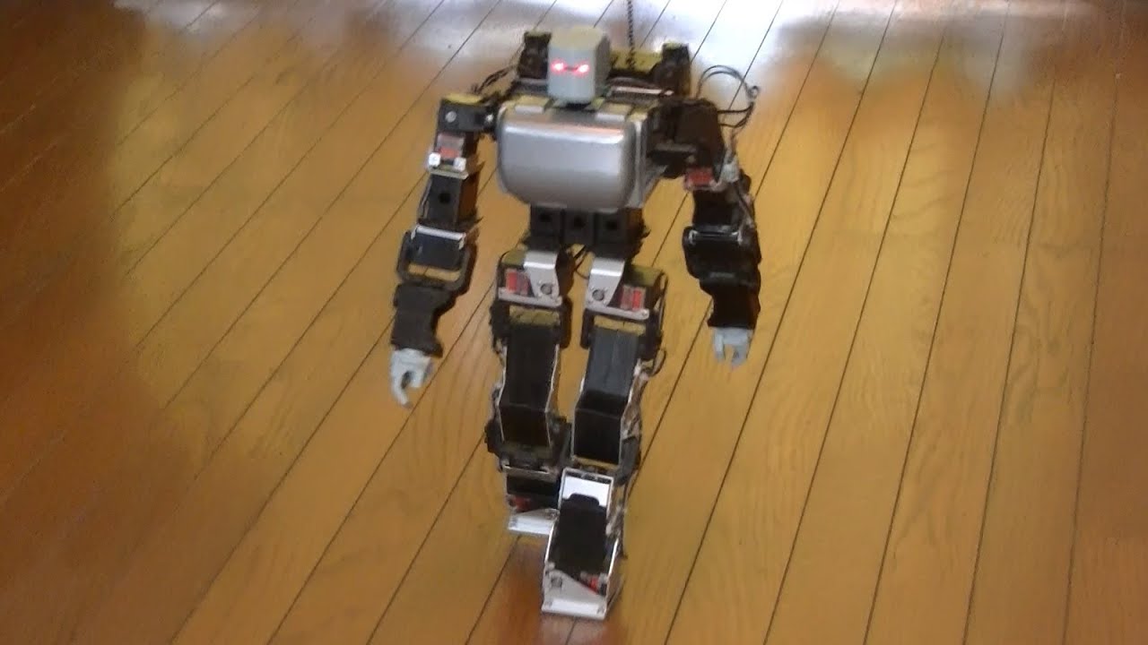 roboticslowcost's tweet card. 人間のような自然な歩き方をするロボット(Biped robot walks just like a human being.)
