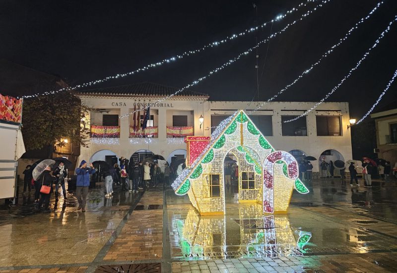 elresurgirdemad's tweet card. Los vecinos disfrutarán de espectáculos familiares, tradiciones como el encendido o la chocolatada y de muchas más propuestas que ha organizado el Ayuntamiento