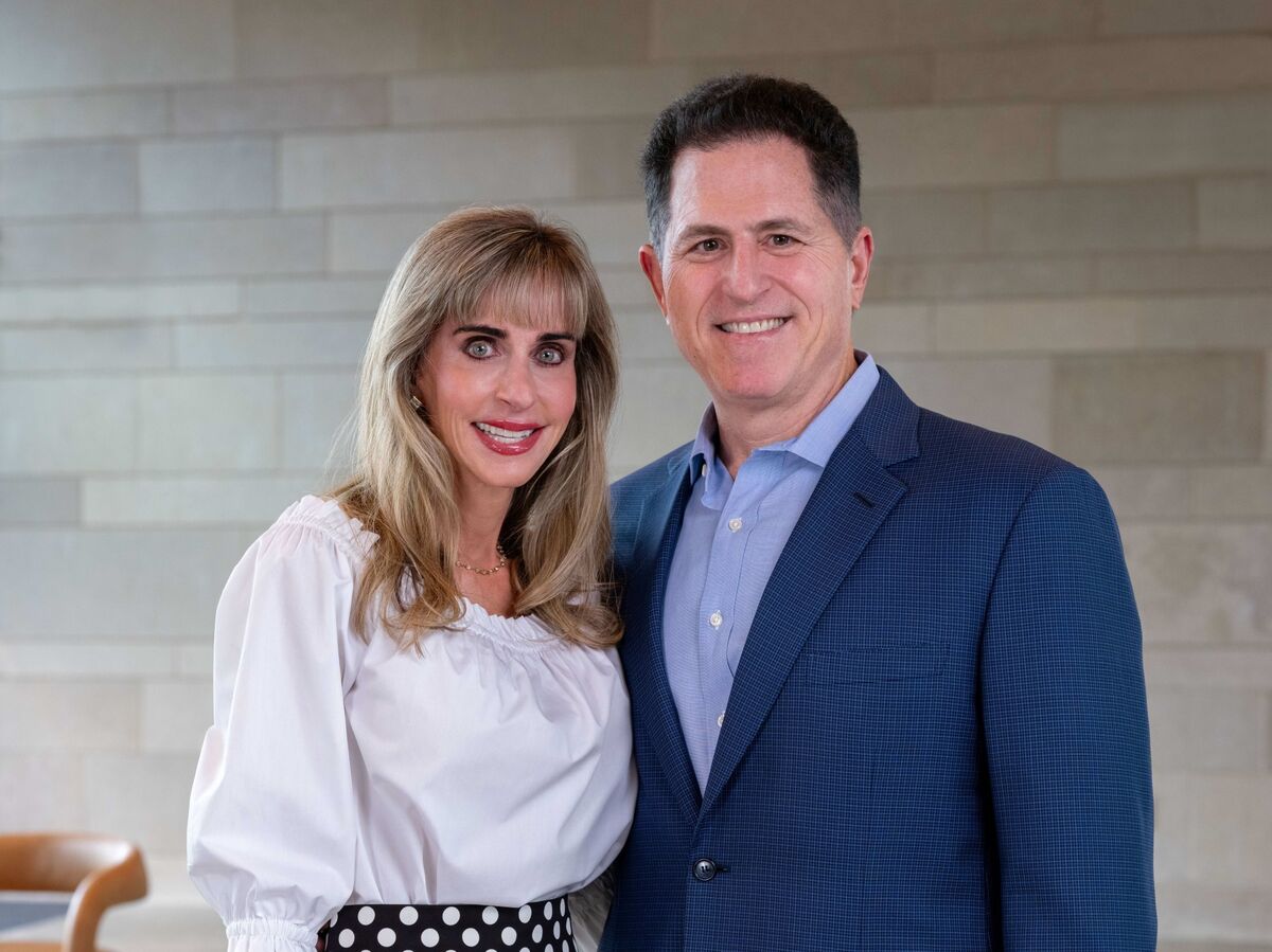 business's tweet card. In an unprecedented philanthropic gift, Michael and Susan Dell will give 25 million American children $250 each to jumpstart an investment account for their futures.