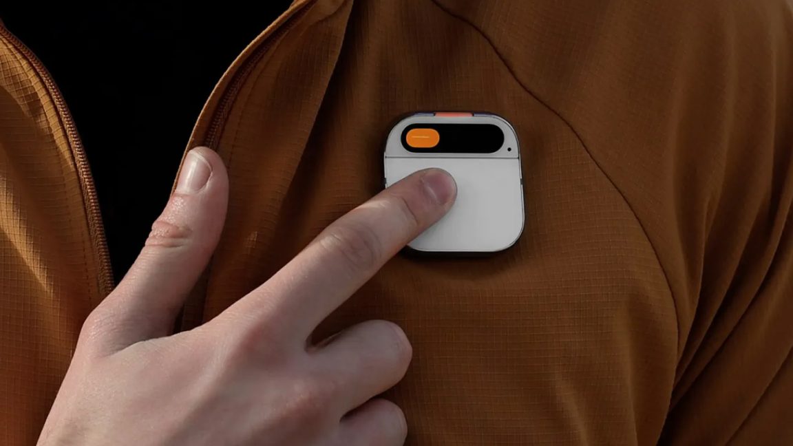 arstechnica's tweet card. Humane’s showing how not to treat early adopters.