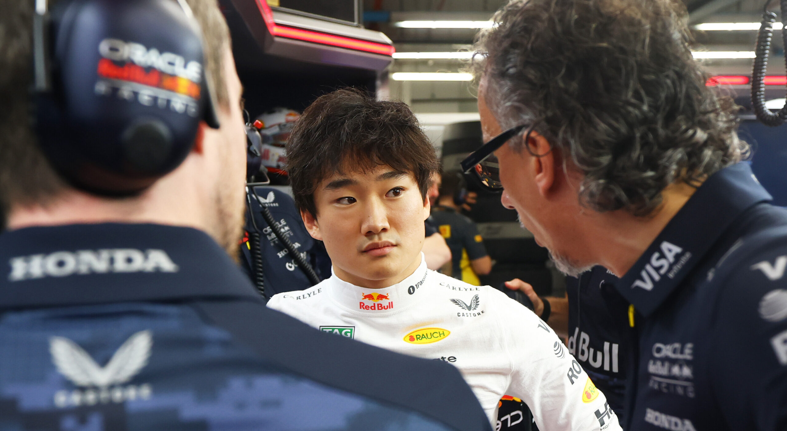 Formule1's tweet card. Yuki Tsunoda zal in 2026 niet langer actief zijn als Formule 1-coureur. Red Bull heeft bevestigd dat de Japanner zijn racezitje verliest en volgend jaar