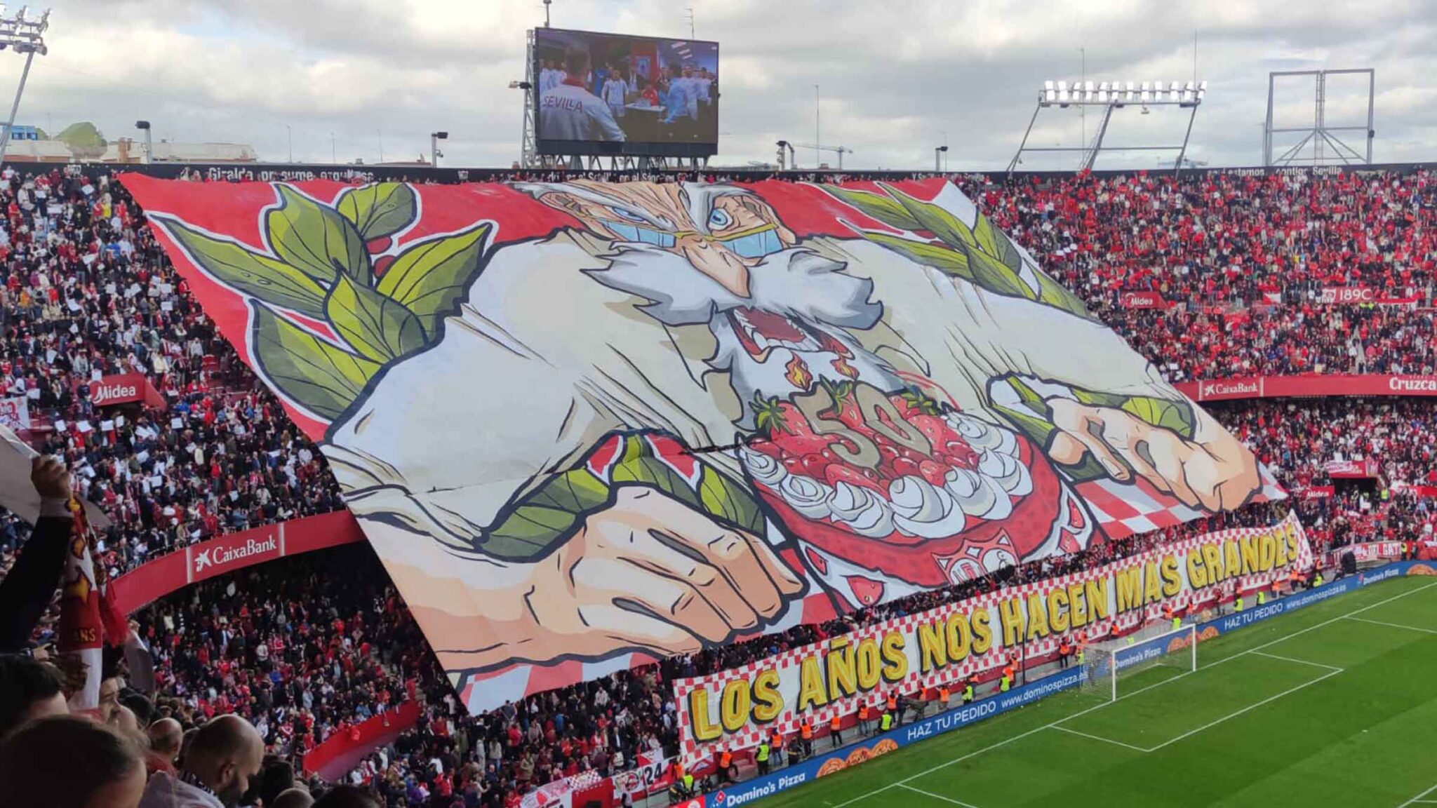 SevillaActual's tweet card. El Sevilla FC condena los incidentes del pasado derbi. El club reitera su compromiso con el desarrollo del juego limpio.