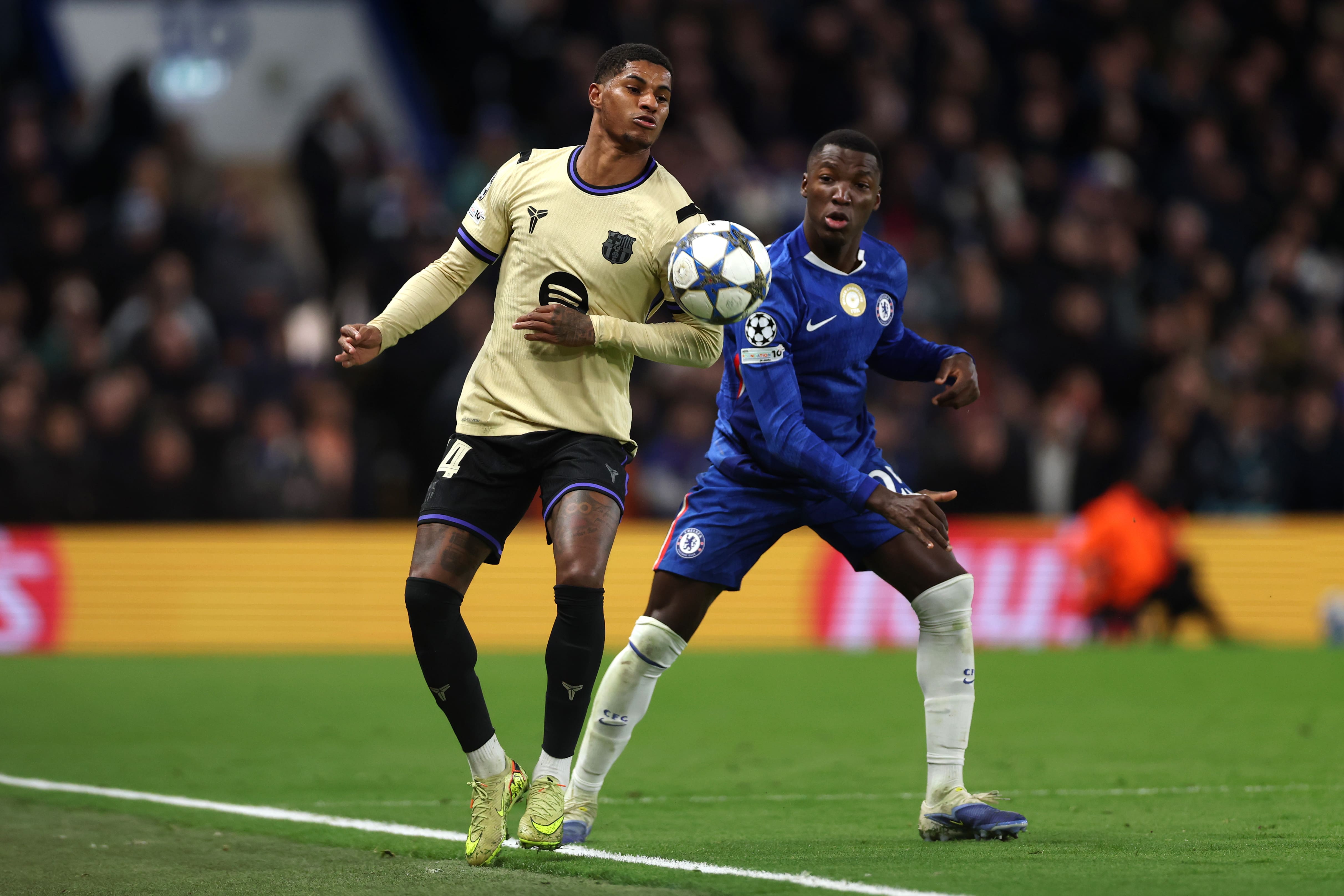 footballespana_'s tweet card. Barcelona will be busy in the transfer market next summer, with plans to sign a new central defender and striker.