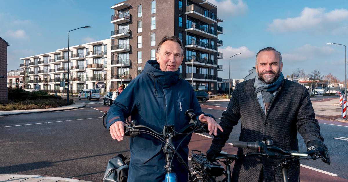 MirandavHoutum's tweet card. De nieuwe kruising Kempenlandstraat-Laagstraat in Vught is voor fietsers levensgevaarlijk, volgens Ger Maas. Het bestuurslid van Samen Voor Vught heeft de gemeente gevraagd snel in actie te komen en...