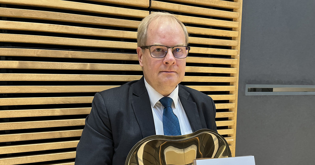 AaltoUniversity's tweet card. ABB Oy:n toimitusjohtaja kannustaa jo opintojen aikana tutustumaan yrityselämään monipuolisesti, sillä erinäköiset työtehtävät opettavat paljon.