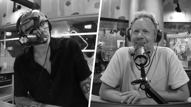 NPORadio2's tweet card. In een nieuwe aflevering van 30 MINUTEN RAUW gaat Ruud de Wild in gesprek met Koen Jansen, bekend als Diggy Dex. De liedjesschrijver vertelt over het ontstaan van zijn muzikale-ik, veranderingen in...