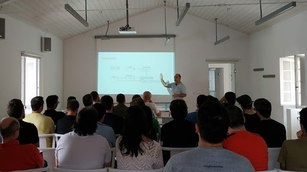 phpcoruna's tweet card. Se acerca el parón estival de julio y agosto y para terminar a lo grande la temporada de eventos vamos a realizar una mesa redonda en la que varios representantes (algunos