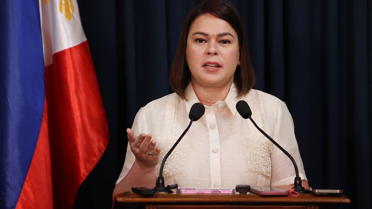 inquirerdotnet's tweet card. Vice President Sara Duterte currently maintains a total of 335 security personnel from the government according to a report by COA.