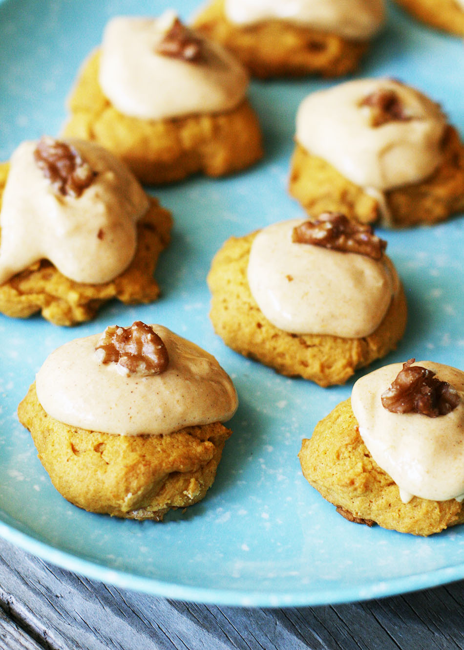 CheapRecipeBlog's tweet card. This recipe for moist pumpkin cookies with cream cheese frosting is foolproof - and just happens to be my all-time favorite cookie recipe!