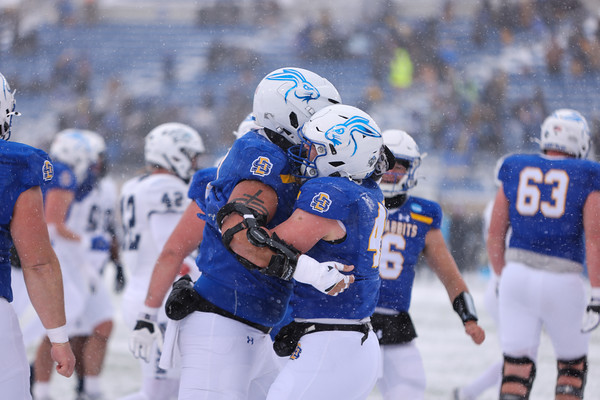 sampsonsnapshot's tweet card. South Dakota State football against the New Hampshire Wildcats on November 29 in the first round of the FCS Playoffs at Dana J Dykhouse Stadium in Brookings, SD.
