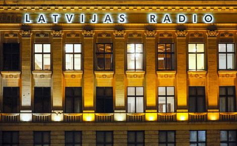 DaceBalode_2's tweet card. "LR4 pārstās raidīt," sociālajā tīklā "Facebook" pavēstīja LR4 žurnāliste Olga Ķņazeva, pievienojot ekrānuzņēmumu, kurā teikts, ka Latvijas Radio 4 programma "Doma laukums" darbosies tikai līdz šā...