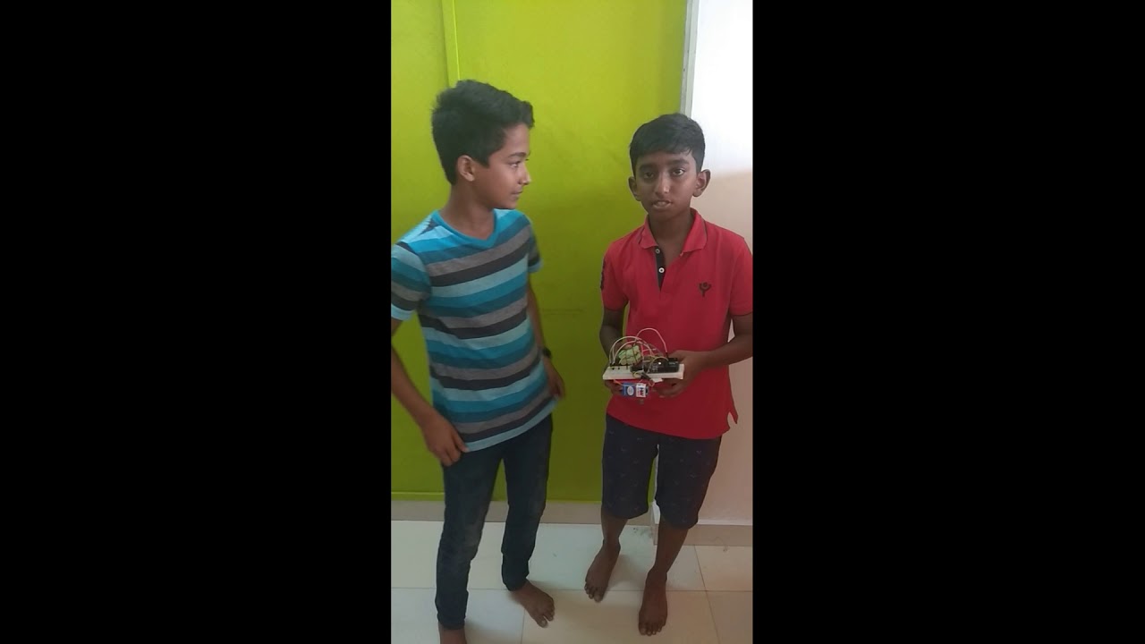 smartrobotics32's tweet card. Light avoiding robot using arduino and LDR