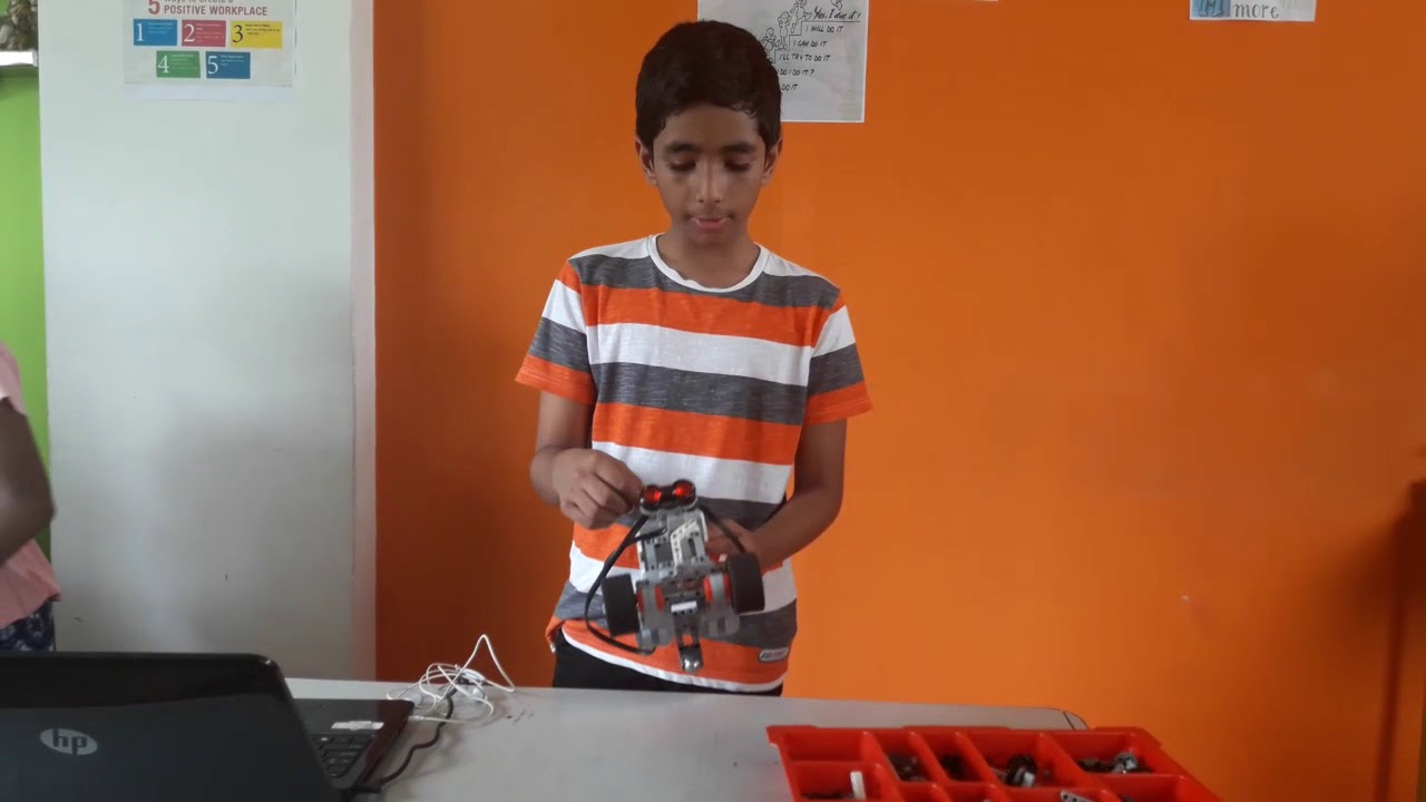 smartrobotics32's tweet card. Obstacle avoiding Robot