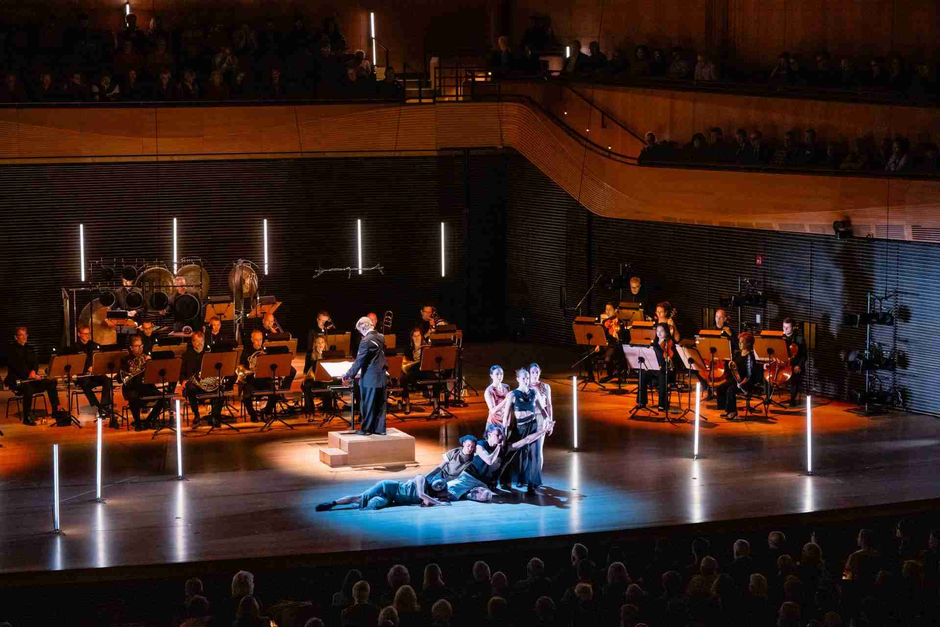 ClassicalSource's tweet card. Since 2024, when Jaap van Zweden ended his tenure as music director, the New York Philharmonic has been in a transitional period and will remain so until