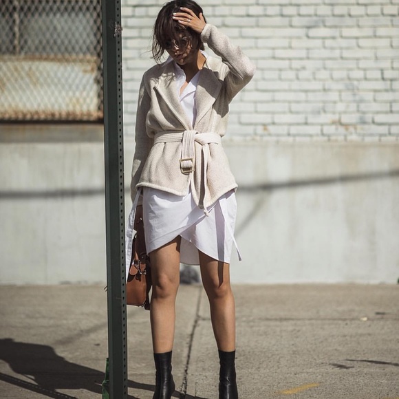 ThreadFriendLA's tweet card. VINCE. Belted Soft Tweed Cotton-Blend Robe Jacket in Cream Beige / Blogger / Instagram Fav! Women’s Size: Medium * Retail $425 * Color: Cream Beige * VINCE. Cream Belted Cotton-blend Jacket * Vince's...