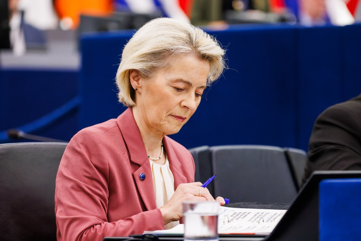 gaceta_es's tweet card. La detención por fraude de la ex jefa diplomática de Bruselas Federica Mogherini es el último escándalo en la Comisión Europea presidida por Von der Leyen