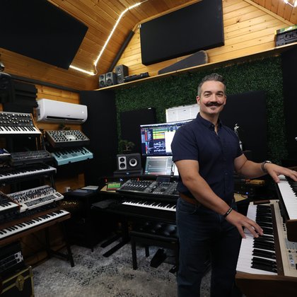 Tweet card summary image