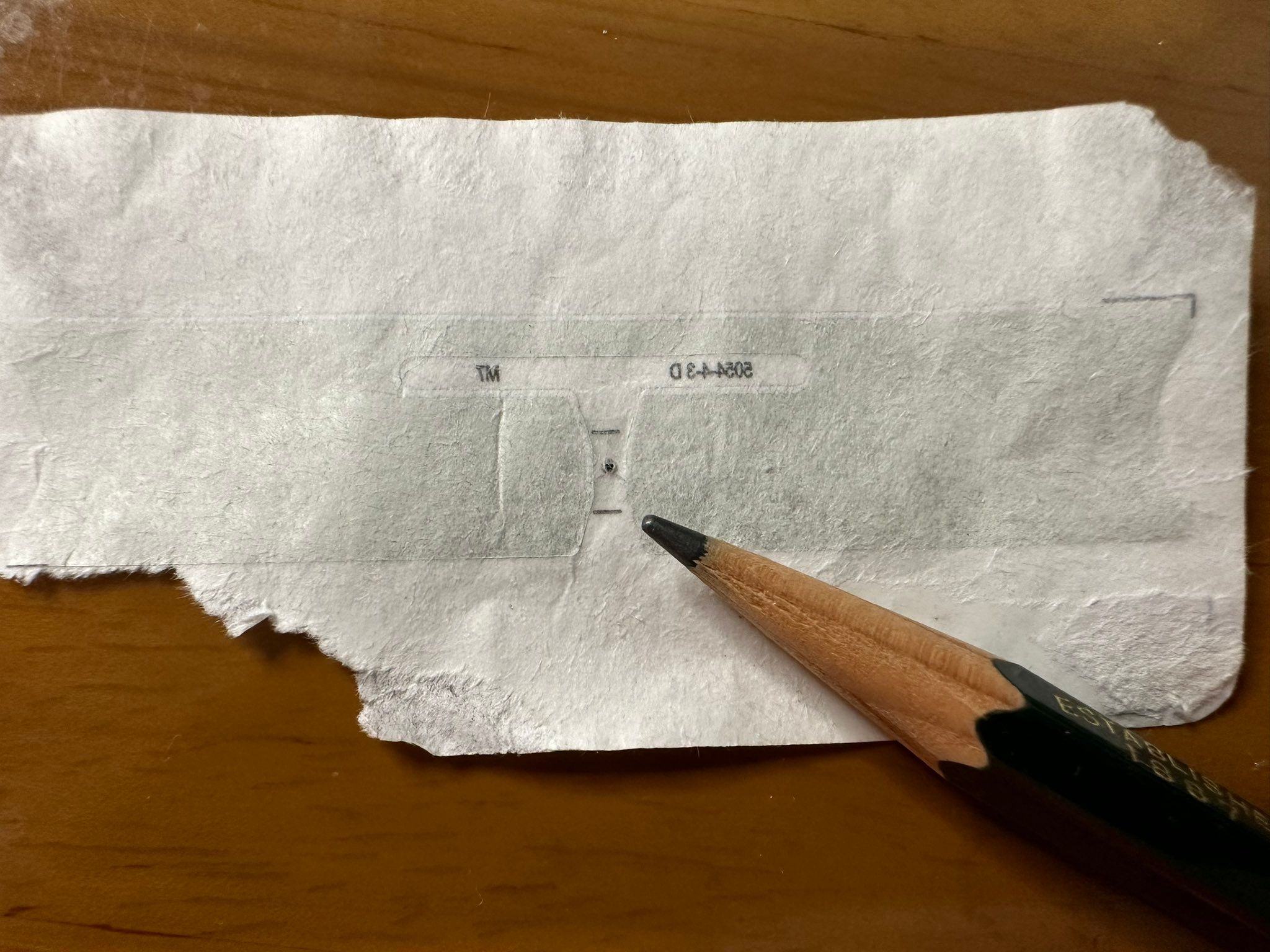 codeofgenius's tweet card. ユニクロのセルフレジシステムを支える最先端技術がSNS上で大きな注目を集めている。きっかけになったのは某大学で名誉教授のしぶちんさん（@pmagshib）が「ユニクロのセルフレジってどうなってるか不思議だった。ラベルを眺めてもなんもなさそう…