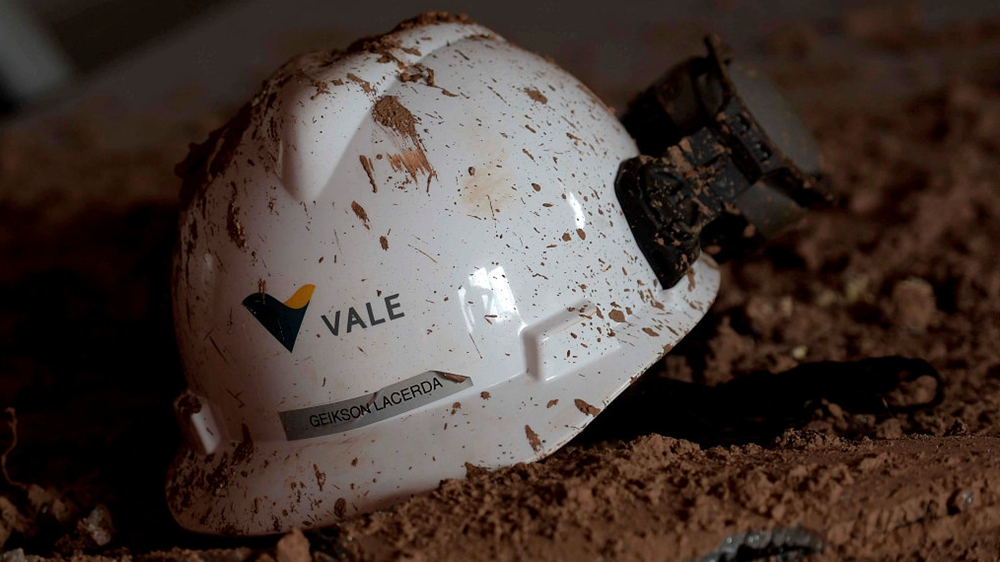 CGTNOfficial's tweet card. Brazilian police arrested eight employees of mining company Vale SA on Friday, accused by state prosecutors of covering up weaknesses at a dam that collapsed and likely killed over 300 people.