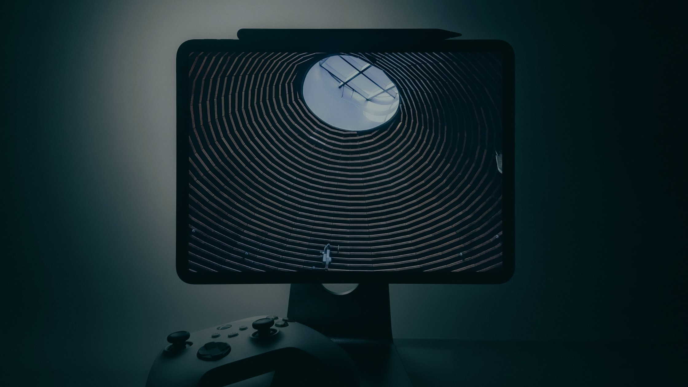 hyperPadApp's tweet card. Begin your game dev journey with beginner, specialized, and advanced courses. Explore diverse options for success in game dev!