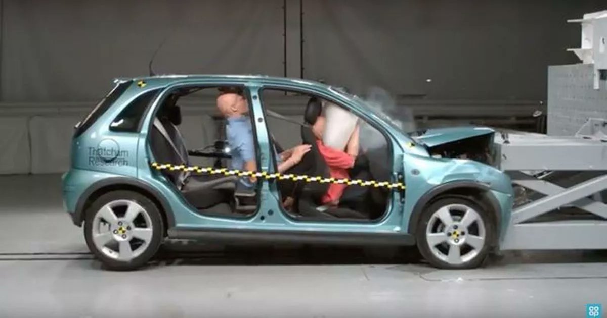 MUIDSA's tweet card. One of the three people in the car might survive - but which one?