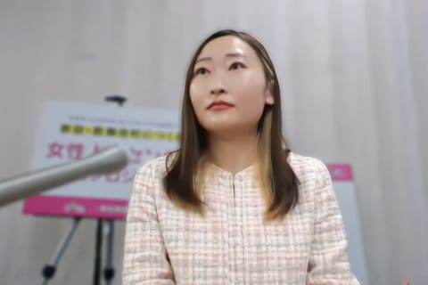 henachoco_mote's tweet card. 少女や若年女性の支援に取り組む一般社団法人「Colabo（コラボ)」は、東京・新宿歌舞伎町に「女性人権センター」を建設する計画を発表した。土地の取得費用や建設費など10億円の寄付を呼びかけており、2