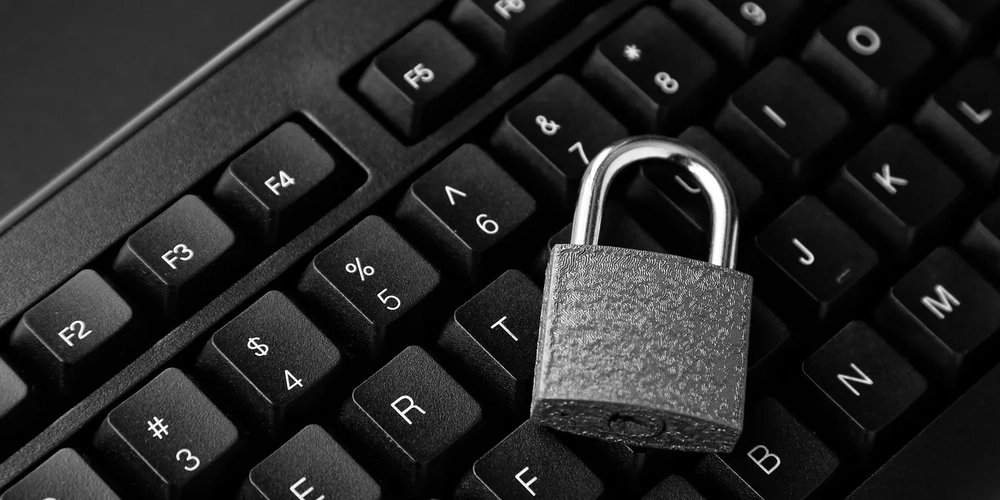 prod42net's tweet card. ULID vs UUID vs Auto Increment?? Primary keys play a critical role in database management...