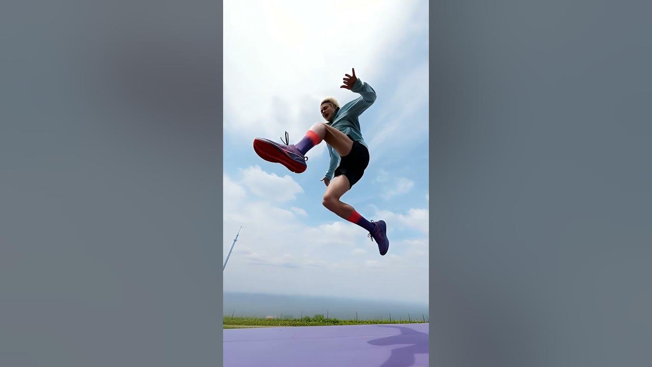 MrFreelyFree's tweet card. 가장 완벽에 가까운 가성비 러닝화! 아식스 노바 블래스트 프로모션 광고 #grok #midjourney #motionde...