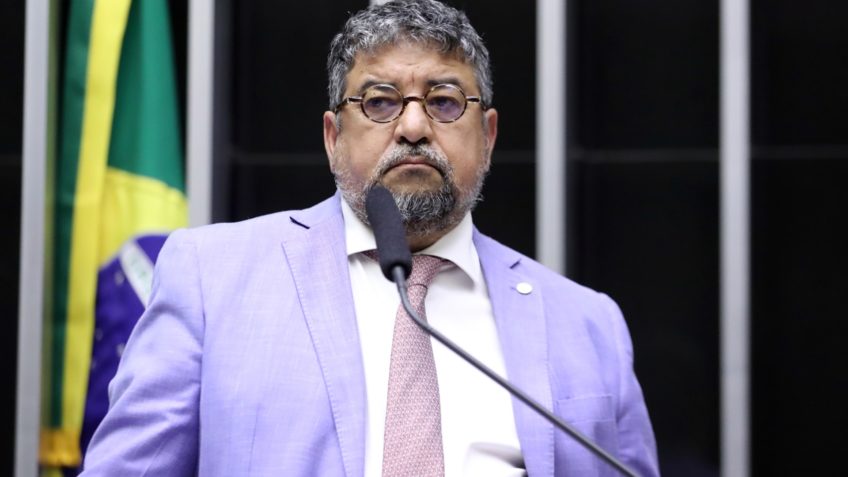 Poder360's tweet card. Vice-presidente do partido comentou operação policial, que deixou 122 mortos, durante seminário sobre segurança pública. Leia no Poder360.