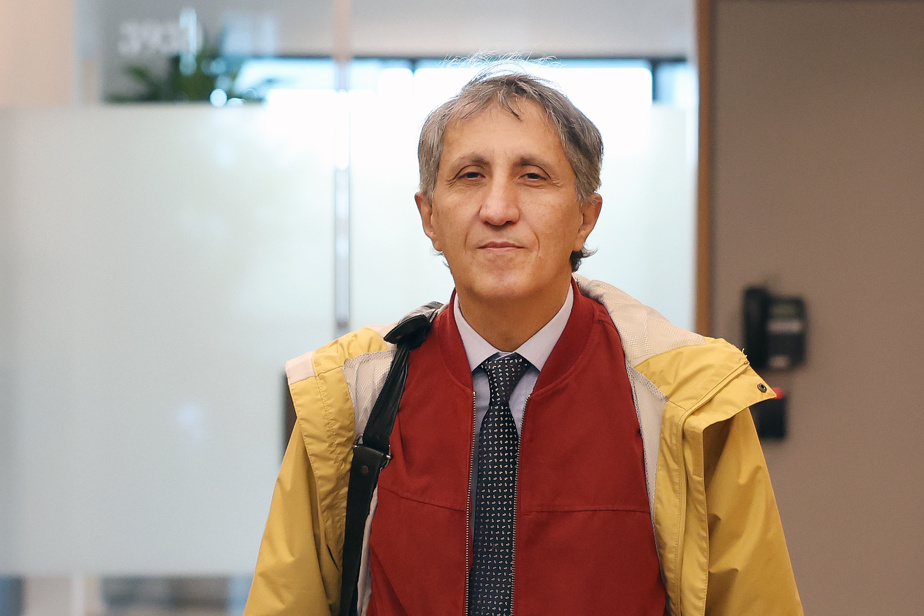 _Pascal_N's tweet card. Pour avoir prescrit des traitements controversés de la maladie de Lyme, le Dr Amir Khadir a écopé d’une radiation de six mois.