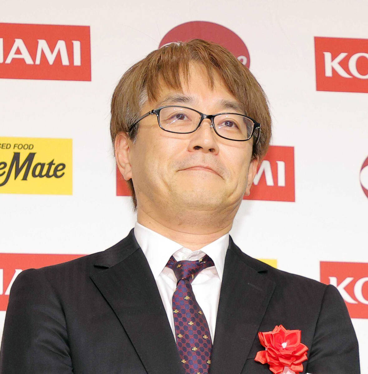 bothsideattack's tweet card. 　将棋の羽生善治九段が２６日、朝日杯将棋オープン戦二次予選で２連勝し、通算１６００勝を達成した。 　午前は後手番で、初手合いの本田奎六段相手に中盤まで苦戦していたが、持ち時間（各４０分）を使い切っ