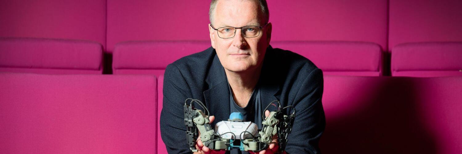 ShaileyMinocha's tweet card. In the 2023 CHRISTMAS LECTURES Mike Wooldridge gave us a guided tour of AI.