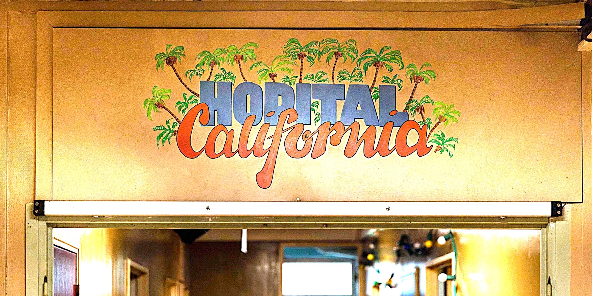 LeMediaTV's tweet card. Dans la saison 3 de la série française Hippocrate, des soignants rouvrent clandestinement au sous-sol de leur hôpital des chambres désaffectées pour soigner des patients dont le système de santé en...