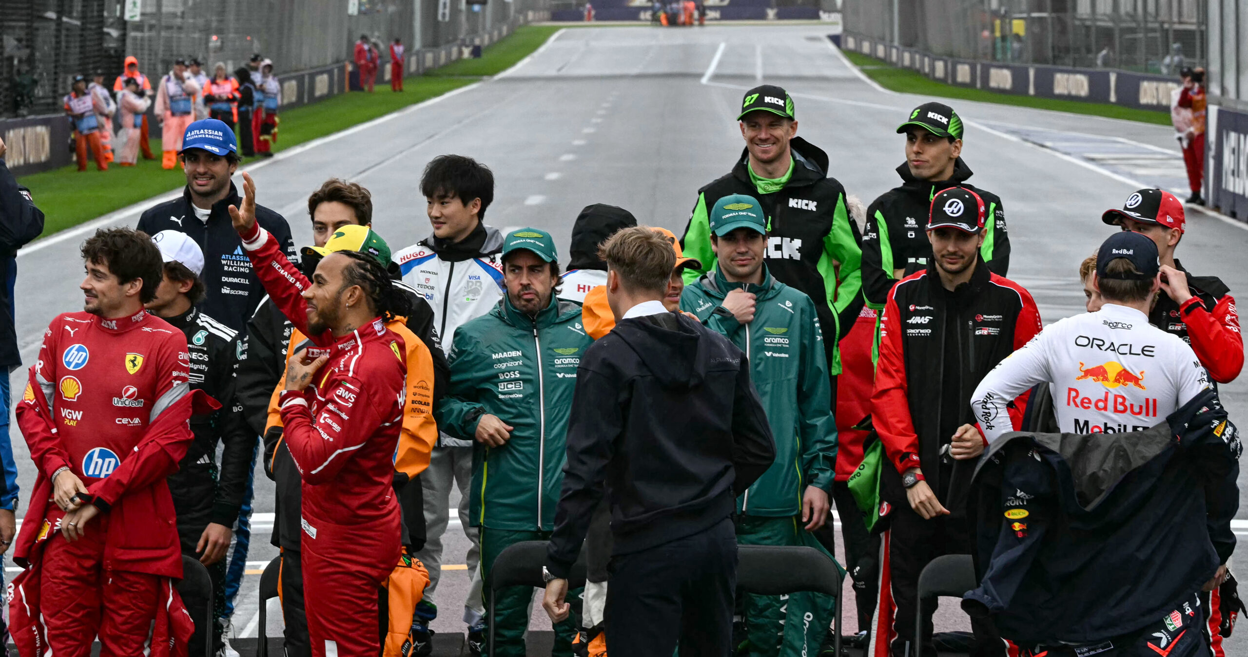 Formule1's tweet card. De grid voor 2026 is al compleet! Bekijk hier welke teams en coureurs volgend jaar uitkomen in de Formule 1.