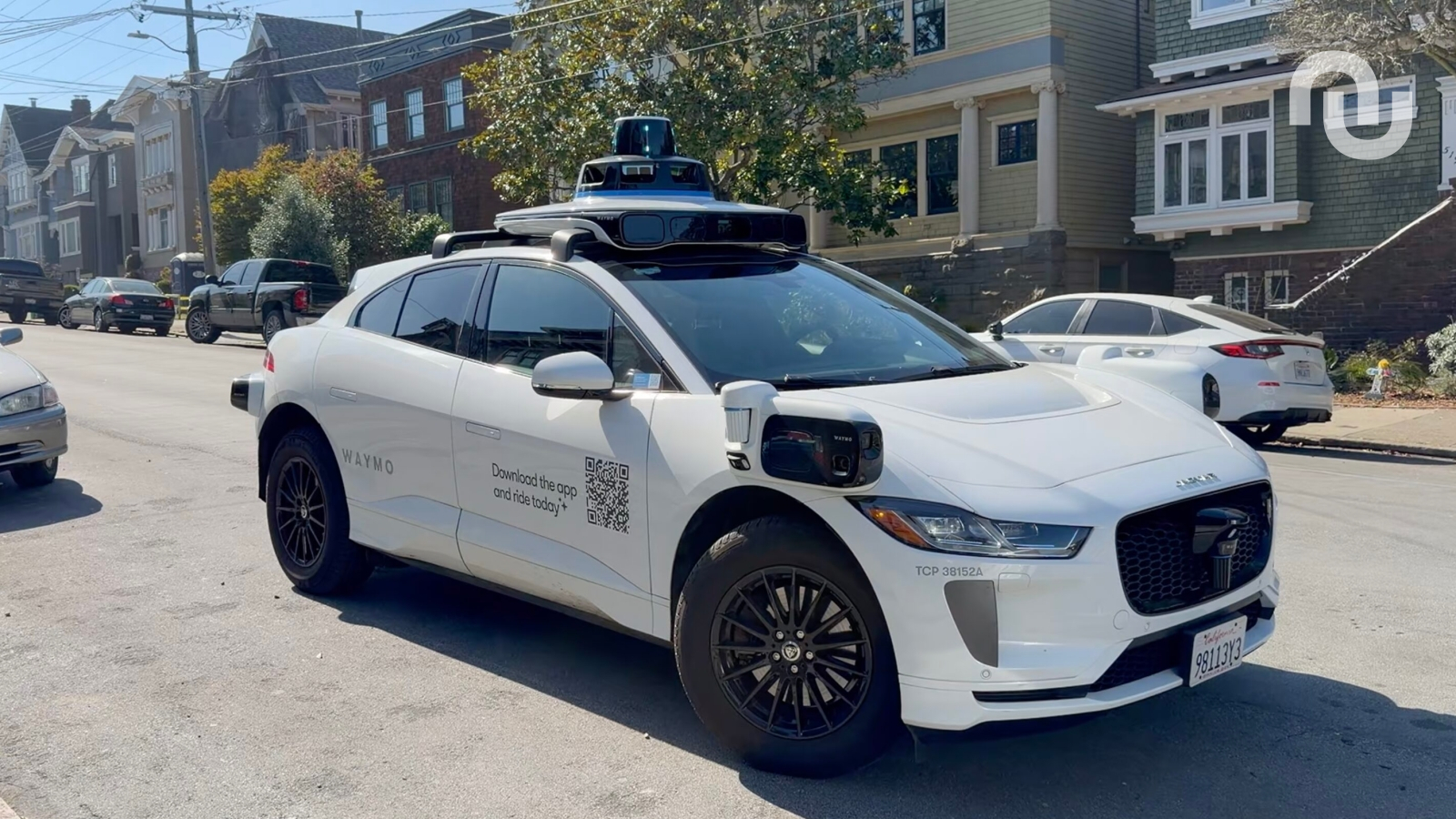 Dieuson1's tweet card. Numéro 1 des robotaxis aux États-Unis, Waymo a récemment publié des chiffres sur les accidents causés par ses voitures. Le résultat devrait être un électrochoc pour les autorités publiques : la...