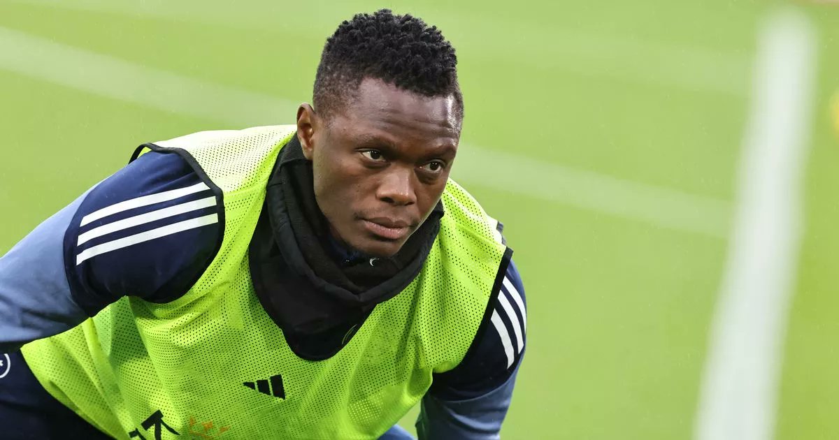 LiveLCFC's tweet card. Leicester City have six senior players out of contract next summer, and three are at a point in their careers where they could still generate decent cash for the club