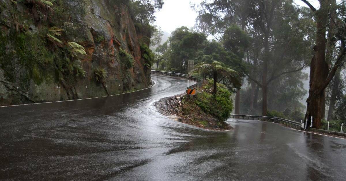 TransHelp's tweet card. Macquarie Pass will close in the first week of May for essential maintenance work.