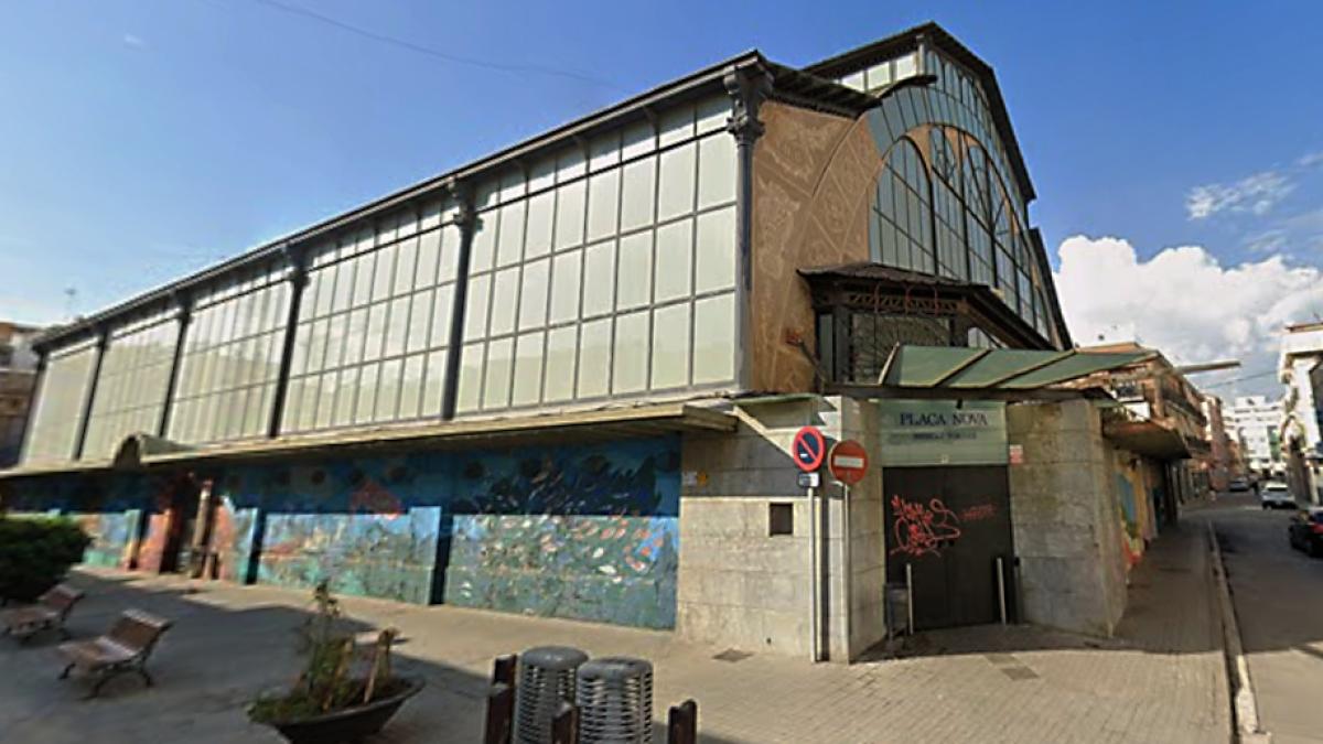 AnicetoRamirez's tweet card. El gobierno asegura estar de acuerdo con las reivindicaciones vecinales y recuerda que el barrio llevaba más de 10 años sin ninguna inversión del Ayuntamiento