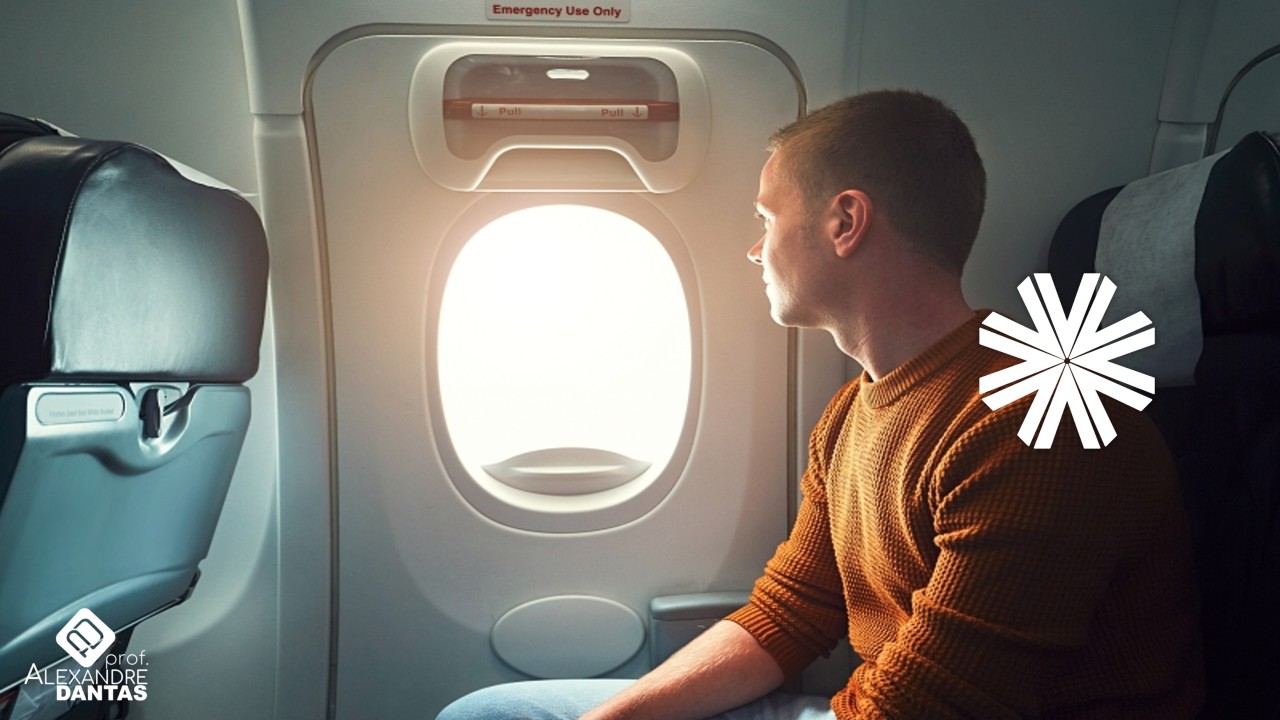 AlehSDantas's tweet card. Imagine a cena: você embarca no avião, com aquele misto de cansaço e alívio por finalmente estar a caminho. Chega ao seu assento – reservado estrategicamente na janela porque olhar para as nuvens é...