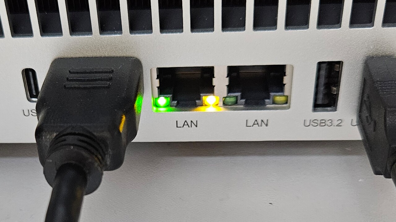 ComputerBase's tweet card. Eigentlich war ein Test des Beelink GTR9 Pro mit Strix Halo geplant. Doch ein Satz genügt für den Status quo: Abstürze plagen den Mini-PC.